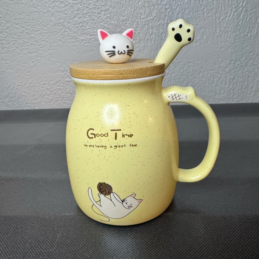 Yellow Cat Mug with Lid and Spoon